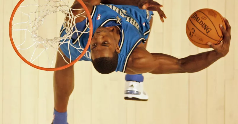 Dwight Howard gör en slam dunk för Orlando Magics. (Bilden har inte med artikeln att göra). Eric Gay / AP Photo / TT