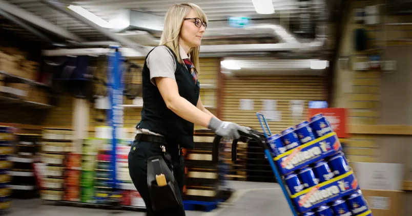 Normallönen för en försäljare på Systembolaget är mellan 19 000 kr och 22 000 kronor i månaden. Ola Torkelsson