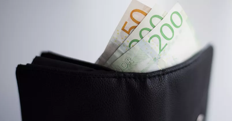 Regeringen har lagt fram ett lagförslag om att även förtroendeuppdrag ska ge a-kassa. Izabelle Nordfjell/TT