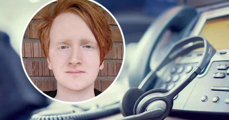 Arvid Taawo som jobbar i callcenterbranschen tycker att hans fackförbund Unionen borde kämpa för att få bort ungdomslönerna ur avtalen. Shutterstock