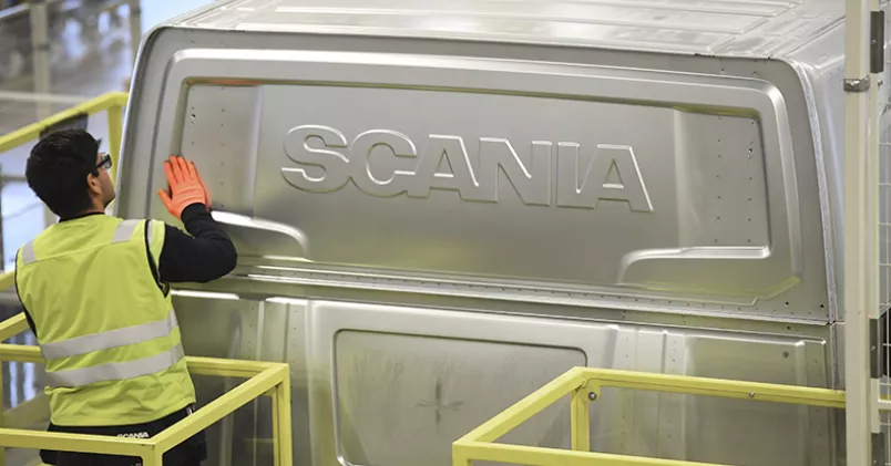 Facket på Scania hoppas att man ska slippa göra sig av med personal. Scania/Fredrik Sandberg