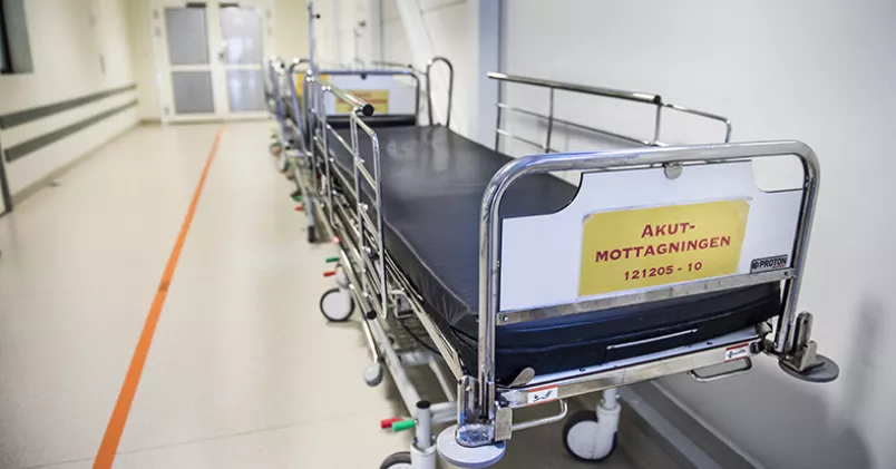 Patienter som får sin operation uppskjuten på grund av coronautbrottet ska undantas från de vanliga reglerna för sjukpenning. Lars Pehrson / SvD / TT