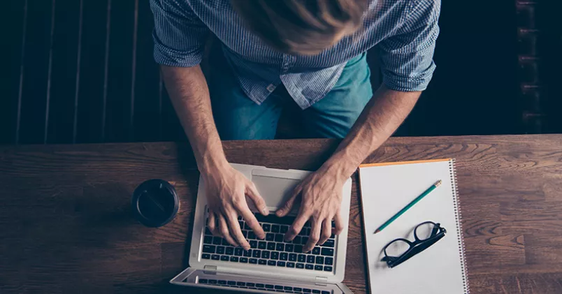 Att öppet visa i sociala medier att du är arbetslös kan öka dina möjligheter att få jobb.  Shutterstock