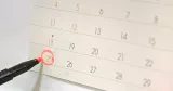 Den 25:e kommer utan att du får lön - då är det dags att kontakta facket på en gång. Colourbox